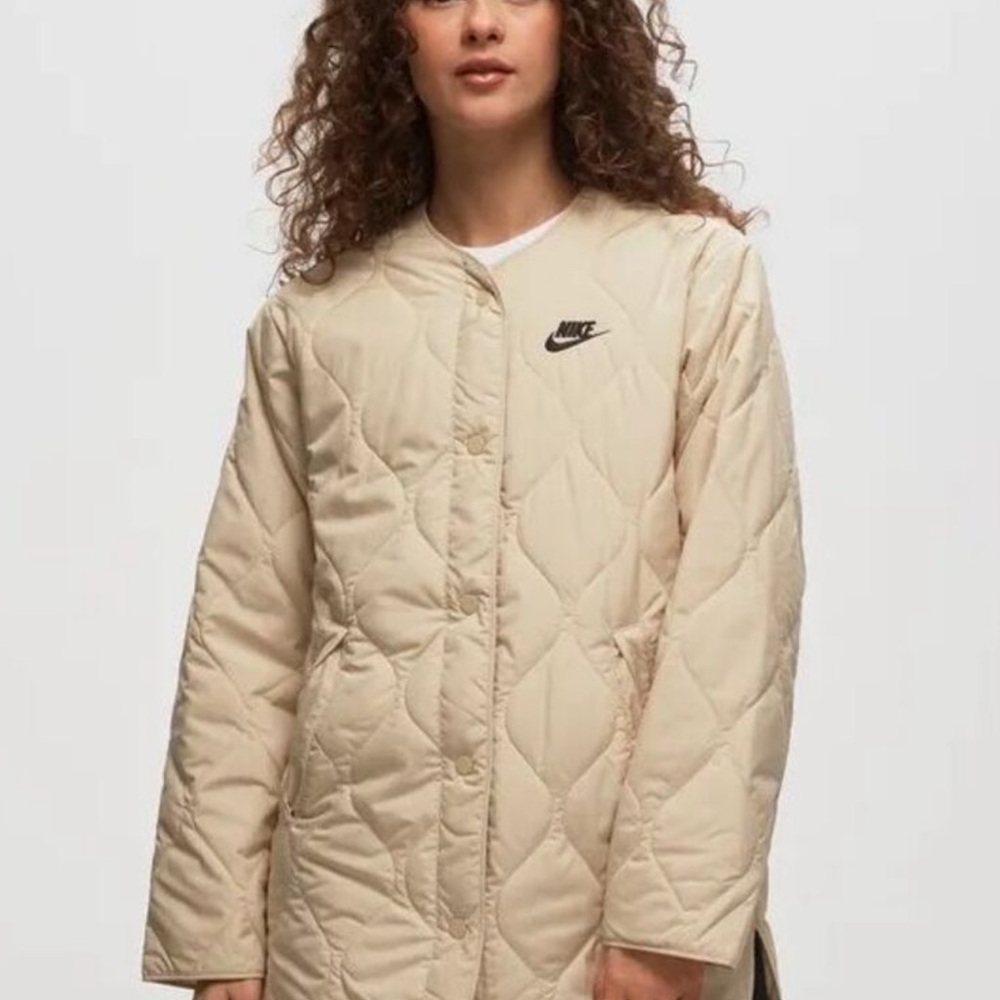 Nike Women's Beige Quilted Puffer Jacket